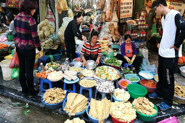 Chợ Yersin - chợ nổi tiếng nông sản Đà Lạt